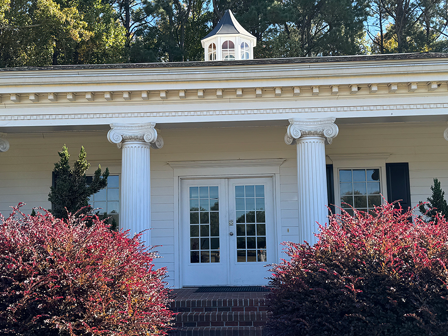 smaller carriage house front door_0348