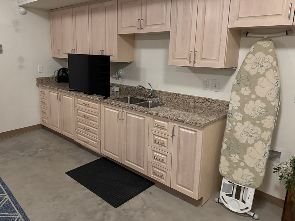 BR 10 1000 x 750 sink mini kitchen