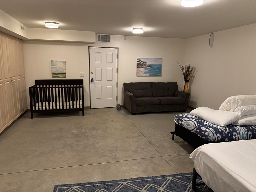 BR 10 concrete floor door to tunnel 1000 x 750