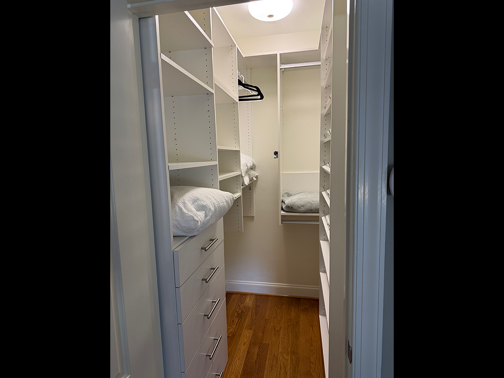 BR 2 closet interior 1000 x 750