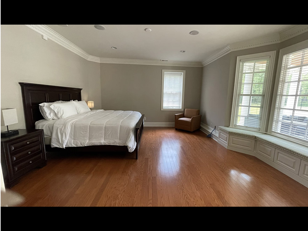 BR 5 wide view realtor 1000 x 750 seat