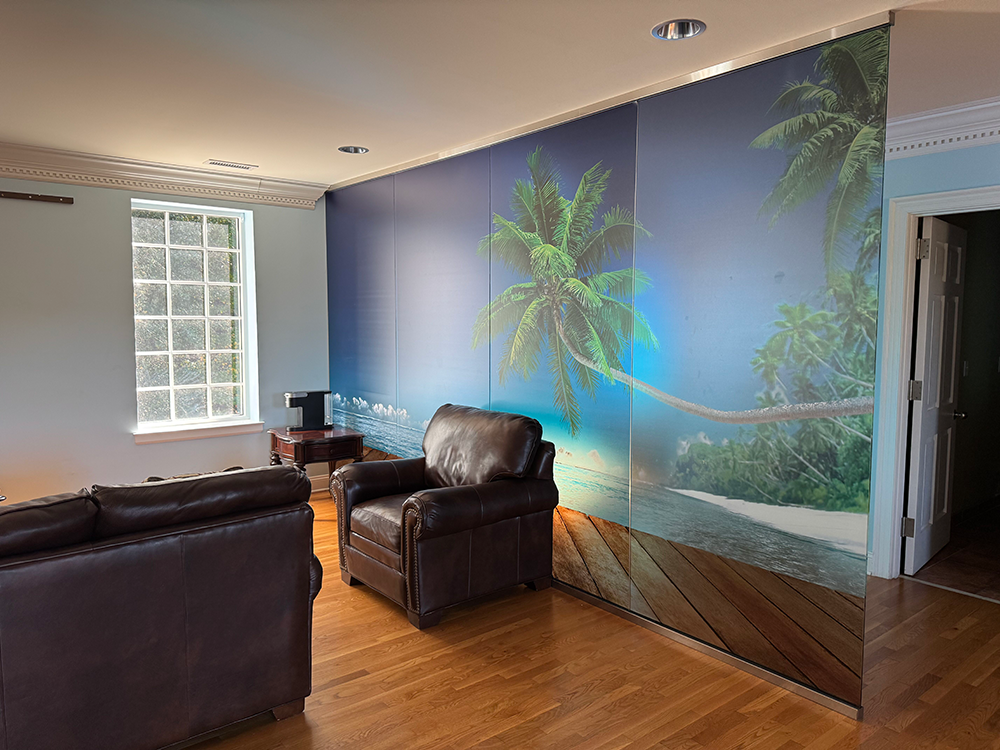 carriage house glass divider palms 1000 x 750