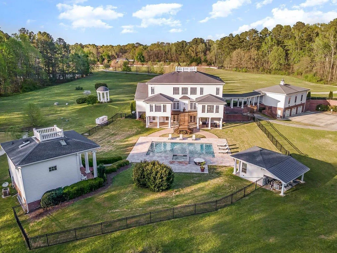 drone back pool & buildings 1000 x 750