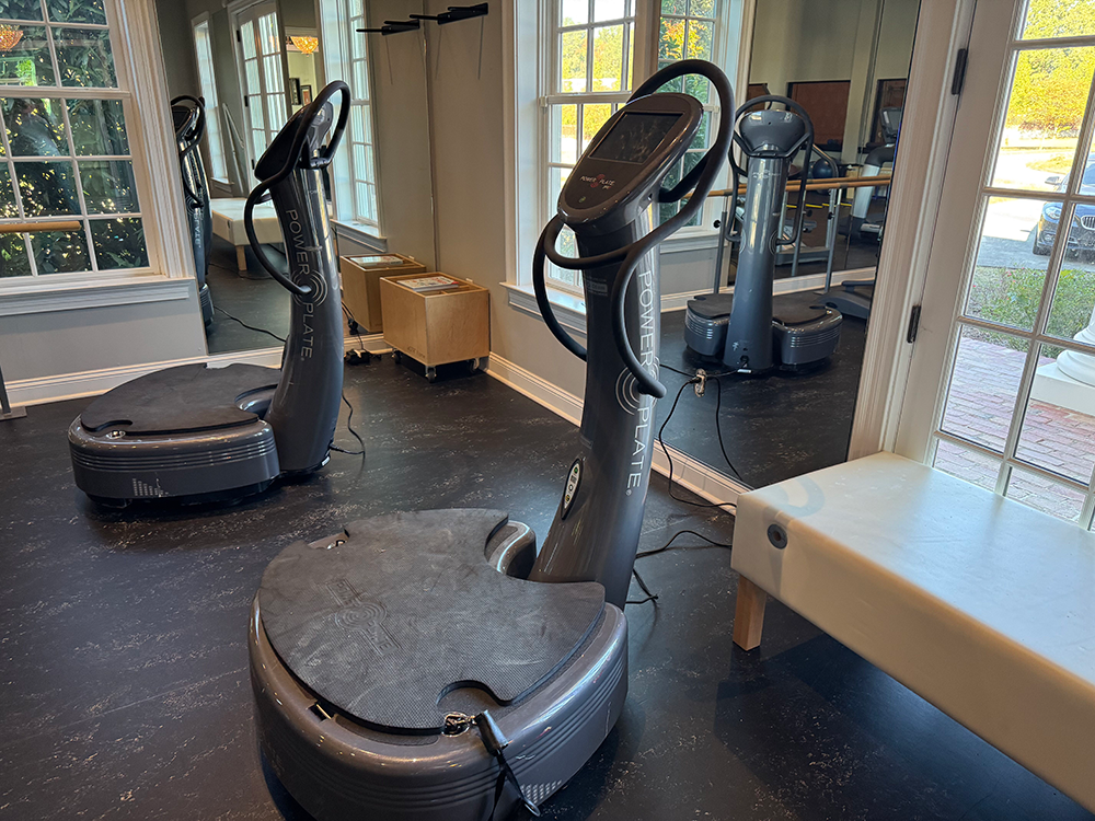 gym equipment 1000 x 750