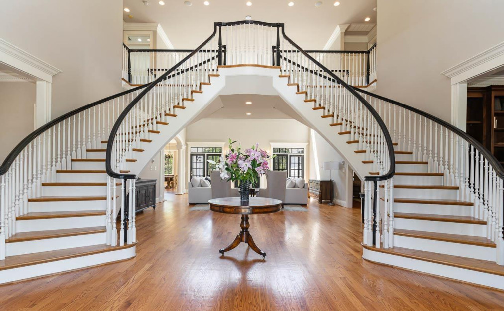 stairway circular 1000 x 750