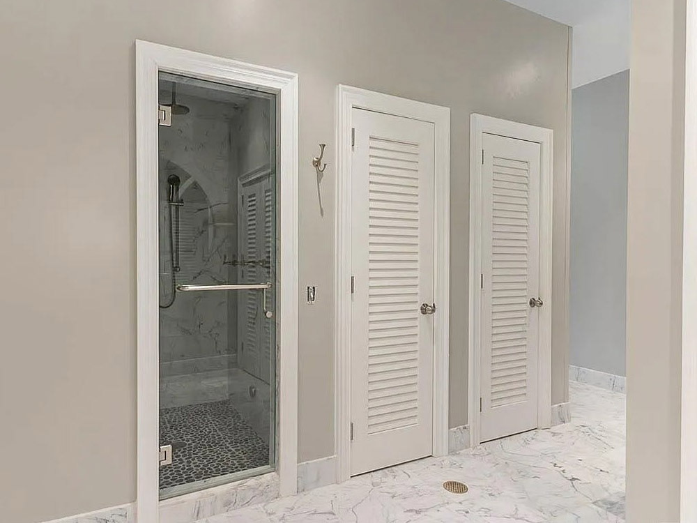 tennis showers 1000 x 750